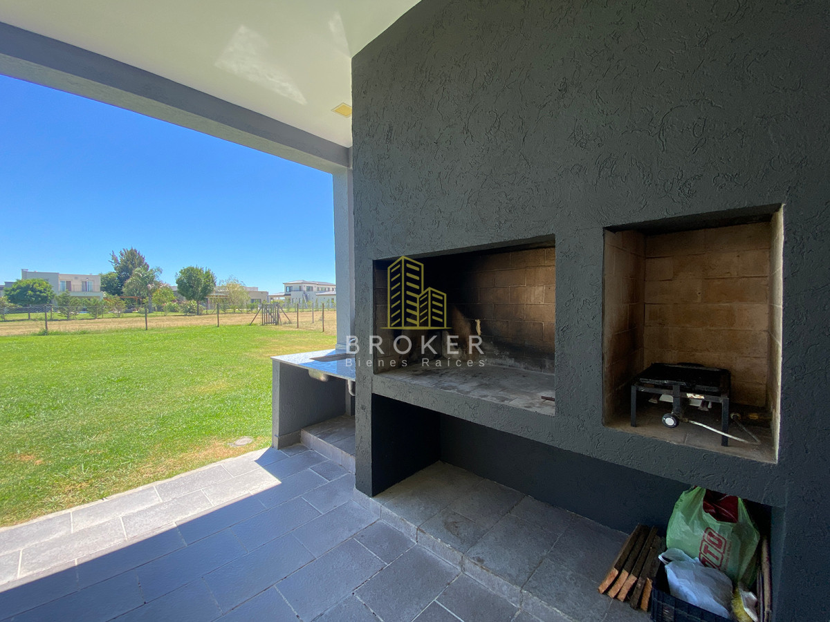 Casa ID.2220/Casa_en_Venta_en_Haras_Santa_María_-_Barrio_Molino - Casa en Venta en Haras Santa María - Barrio Molino