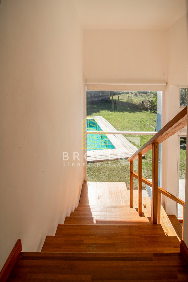 Casa ID.1833/Oportunidad_casa_en_venta_tres_dormitorios_en_Marly._Punta_del_Este,_Uruguay. - Venta Casa Punta del Este tres dormitorios piscina nueva! Zona Marly!