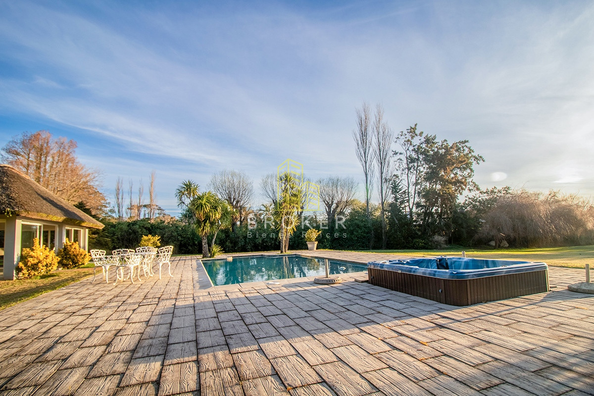 Casa ID.253/Venta_Casa_Pinares_Mansa_sobre_Laguna_del_Diario_Punta_del_Este - Venta Casa Chacra 7 Dormitorios Pinares Mansa sobre Laguna del Diario Punta del Este