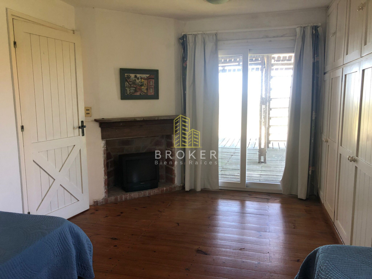 Casa ID.1173/Venta_y_alquiler_de_gran_casa_en_Montoya._Punta_del_Este,_Uruguay._ - Venta y alquiler de gran casa en Montoya. Punta del Este, Uruguay. 