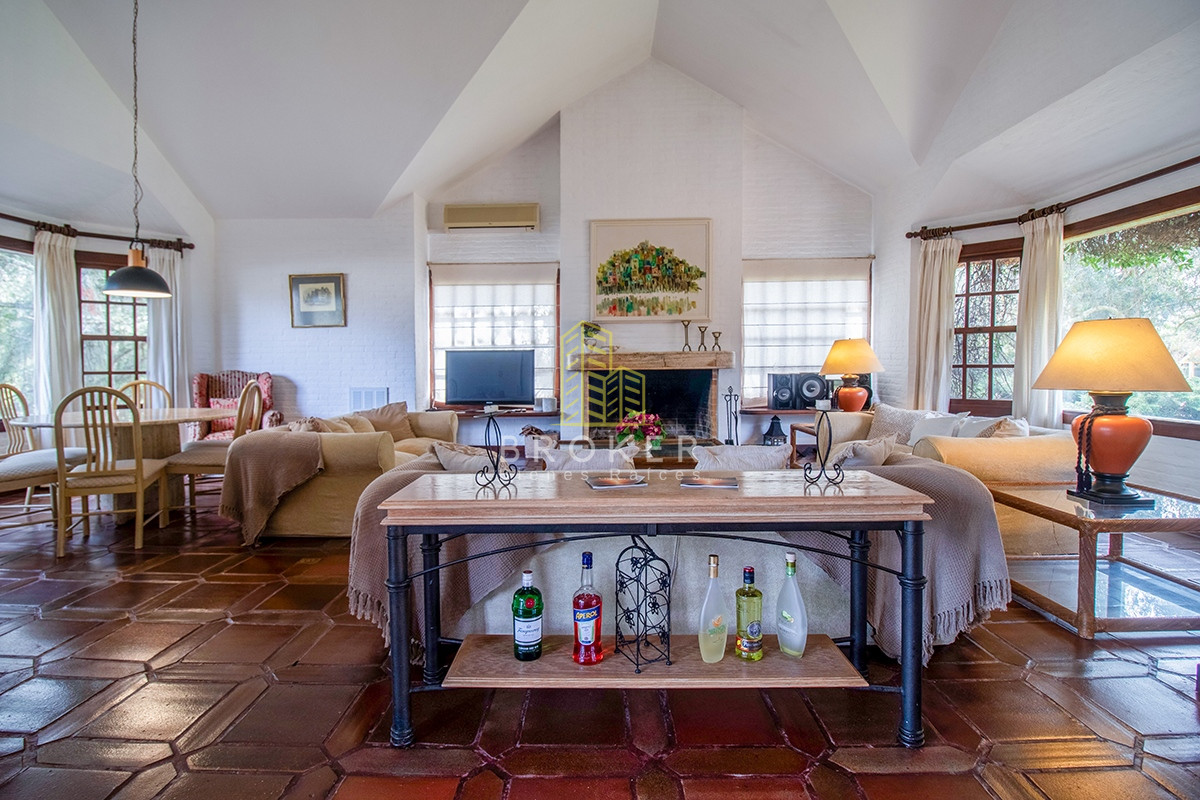 Casa ID.1787 - Venta y alquiler de Mansion Beverly Hills Punta del Este Uruguay, Uruguay.
