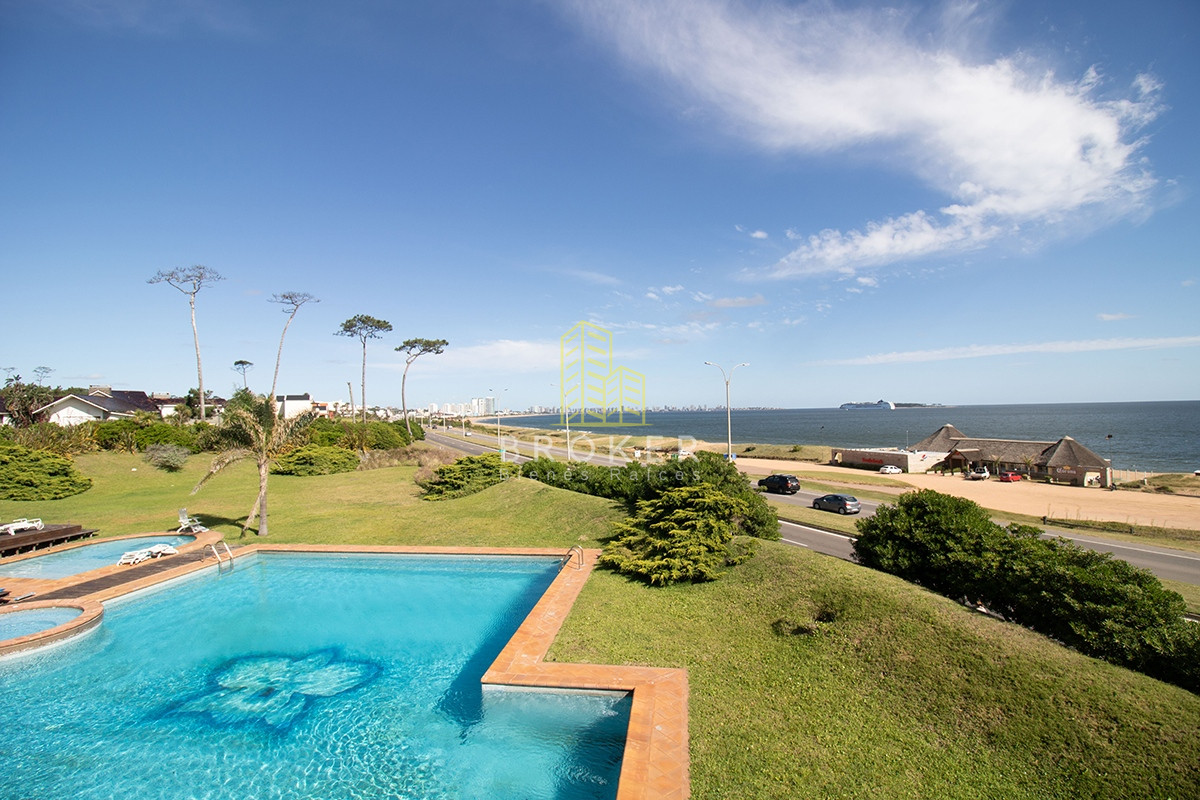 Casa ID.37/Venta_Mansión_frente_al_mar_en_Punta_Del_Este_Playa_Mansa - Venta Mansión frente al mar en Punta Del Este Playa Mansa