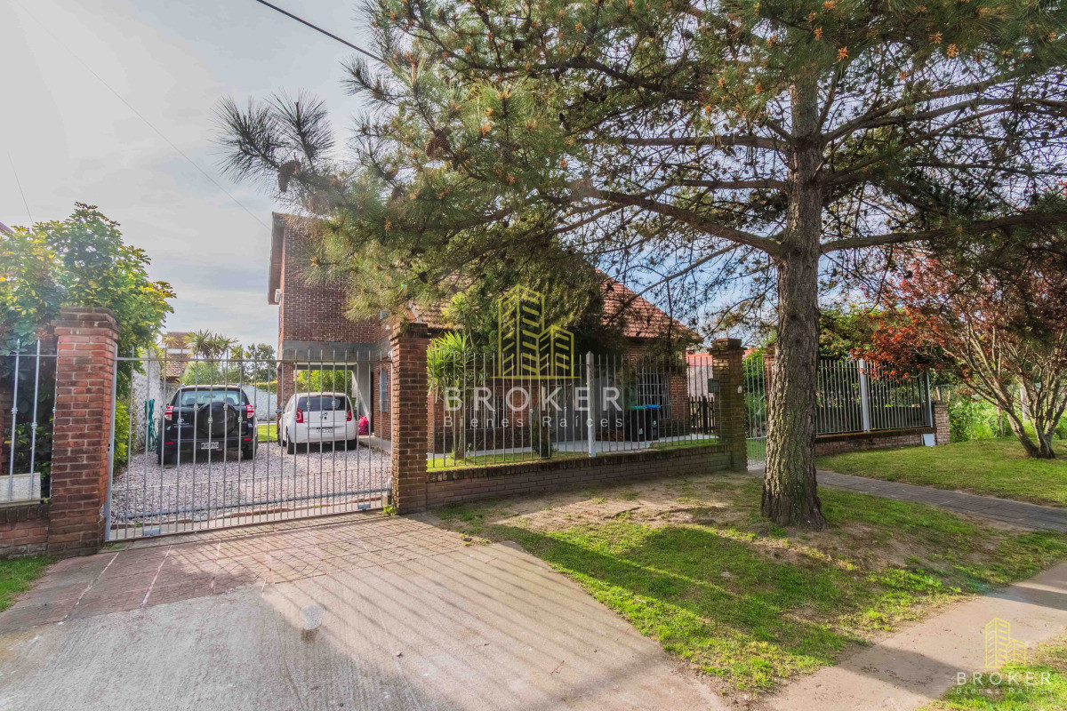 Casa ID.668/Venta_Casa_Barra_de_Carrasco_a_metros_de_la_Rambla! - Venta Casa Barra de Carrasco 3 dormitorios a metros de la Rambla!