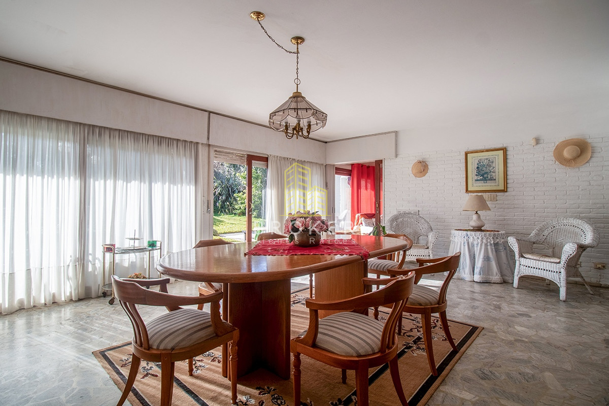 Casa ID.571/Venta_de_Casa_4_dormitorio_Playa_Mansa - Venta de Casa 4 dormitorio con Piscina Climatizada Playa Mansa. . Punta del Este, Uruguay.