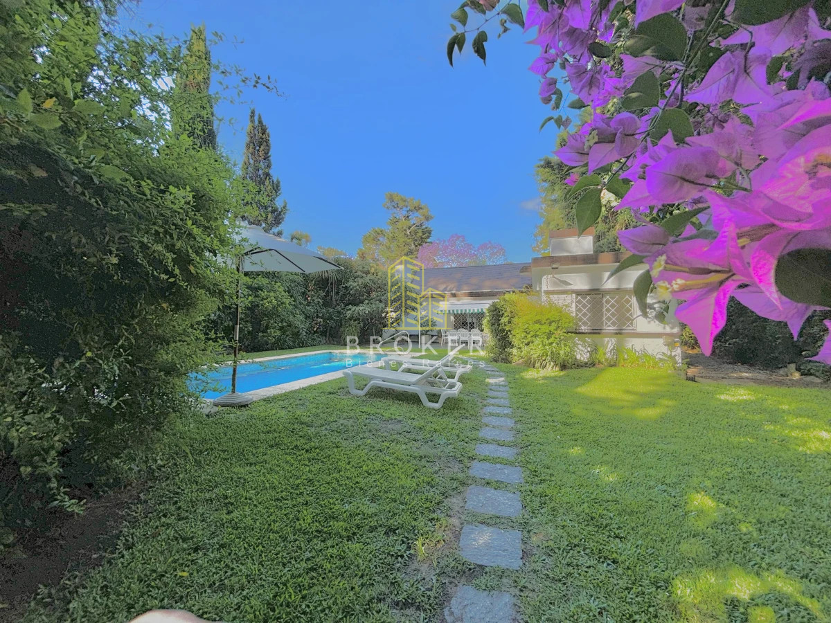 Casa ID.9226/Venta_casa_punta_del_este_4_dormitorios_mas_servicio_Cantegril_piscina - Venta casa punta del este 4 dormitorios mas servicio Cantegril piscina