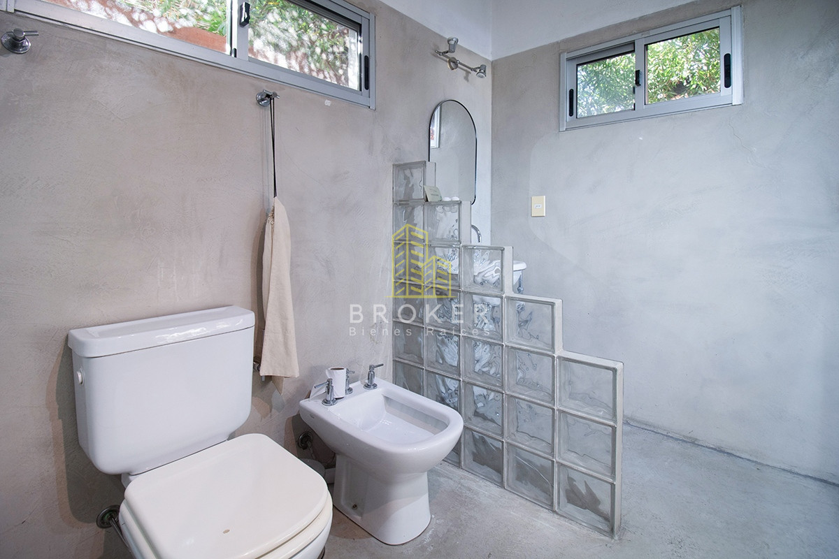Casa ID.1099/Venta_de_casa_de_4_dormitorios_mas_dependencia_en_el_Chorro._._Punta_del_Este,_Uruguay. - Venta de casa de 4 dormitorios mas dependencia en el Chorro. . Punta del Este, Uruguay.