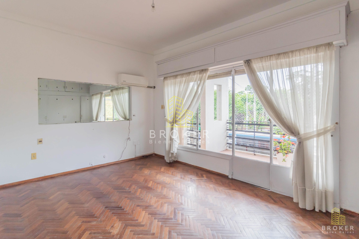 Casa ID.2082/Venta_Casa_2_dormitorios_en_Las_Piedras_Avda_Instrucciones - Venta Casa 2 dormitorios en Las Piedras Avda Instrucciones