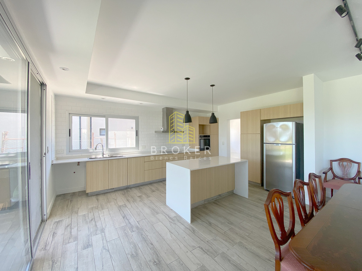 Casa ID.2220/Casa_en_Venta_en_Haras_Santa_María_-_Barrio_Molino - Casa en Venta en Haras Santa María - Barrio Molino