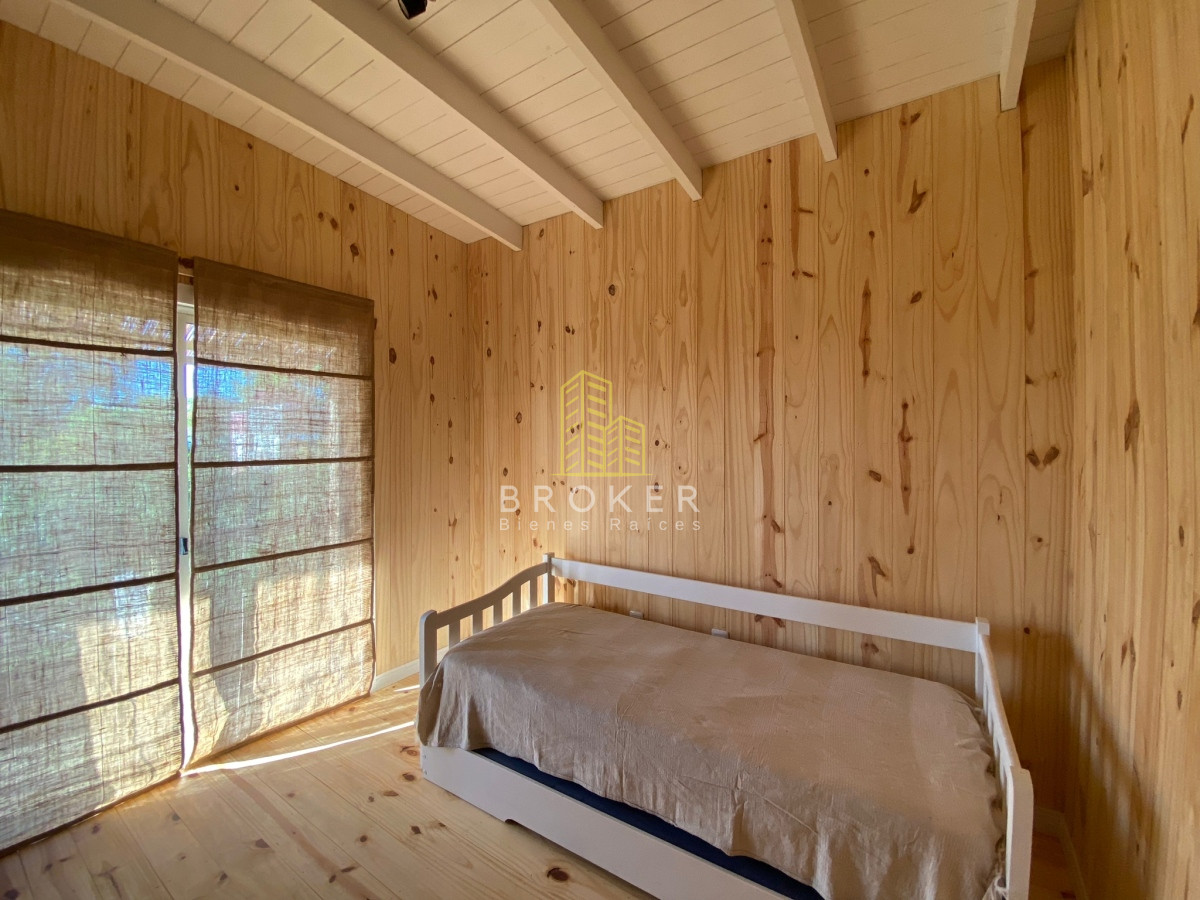 Casa ID.1169/Venta_de_cabaña_en_El_Tesoro._Punta_del_Este,_Uruguay. - Venta de cabaña en El Tesoro. Punta del Este, Uruguay.