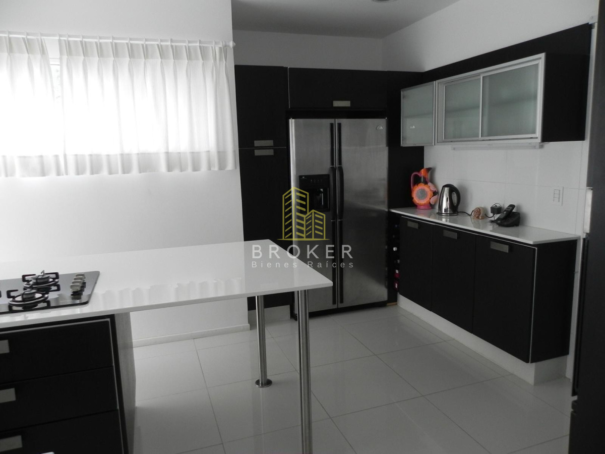 Casa ID.1174/Alquiler_de_casa_moderna_en_Manantiales._Punta_del_Este,_Uruguay. - Alquiler de casa moderna en Manantiales. Punta del Este, Uruguay.