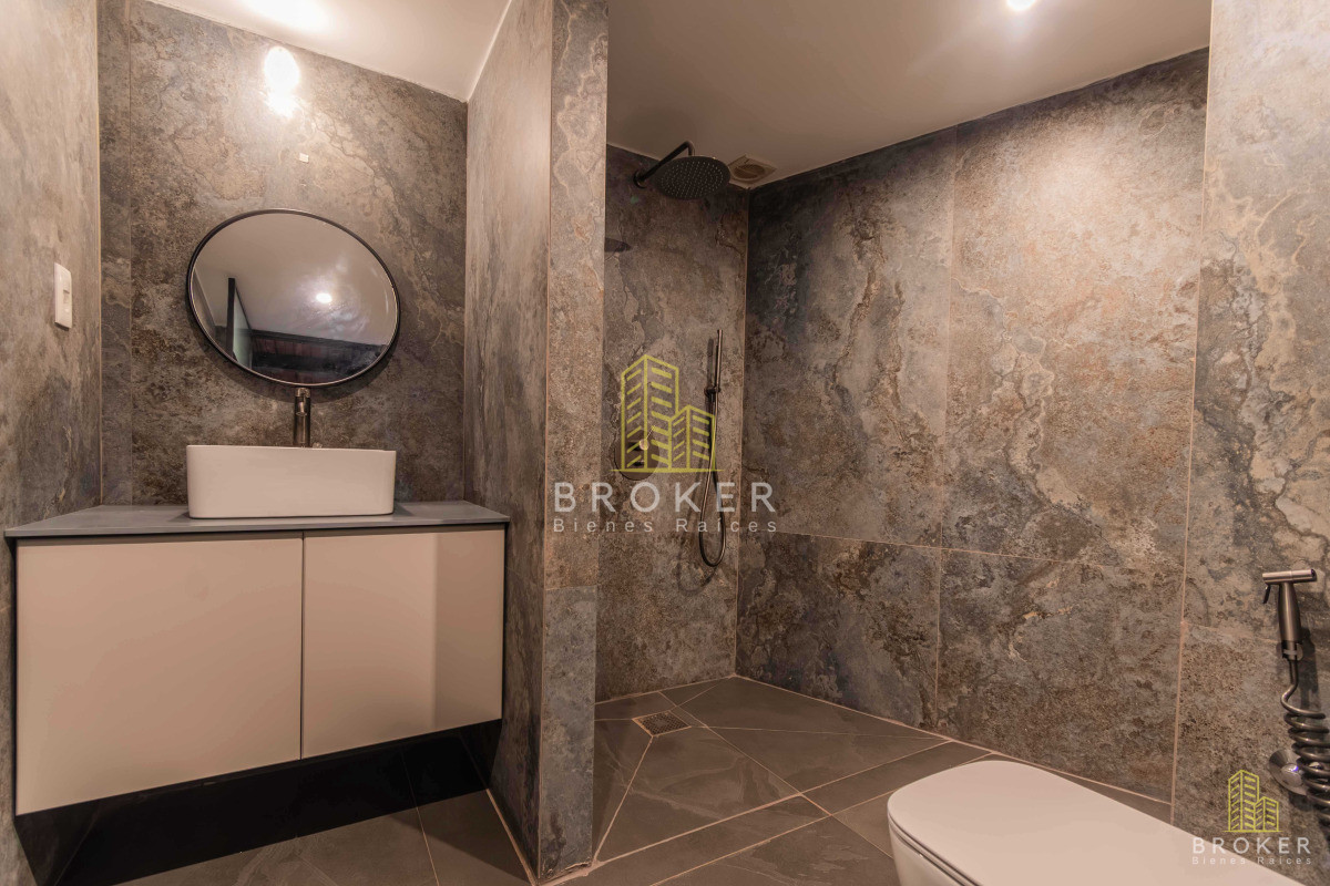 Casa ID.9363/Venta_Casa_Centro_4_dormitorios_reciclada! - Venta Casa Centro 4 dormitorios reciclada!