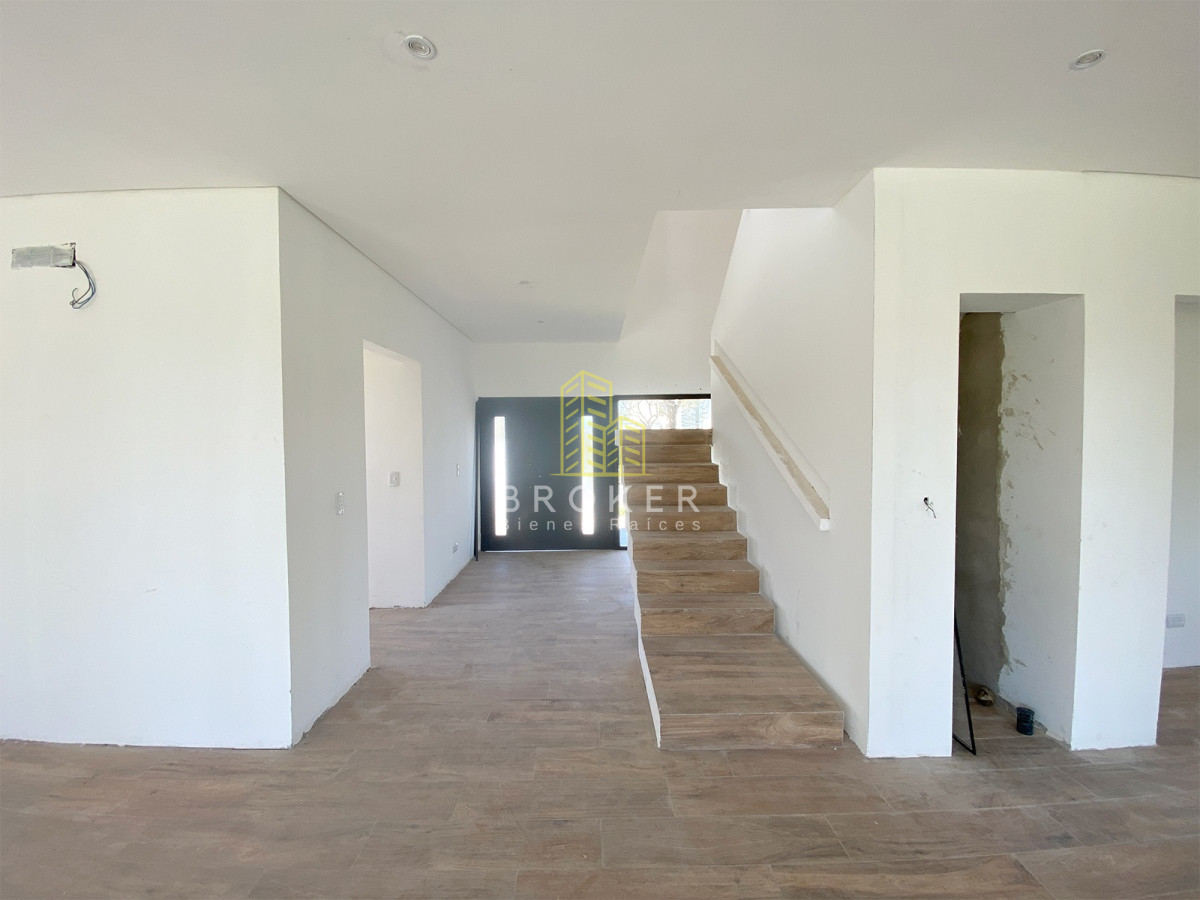 Casa ID.1900/Casa_a_Estrenar_en_Venta_en_Haras_Santa_María_-_Barrio_Los_Eucaliptos - Casa a Estrenar en Venta en Haras Santa María - Barrio Los Eucaliptos