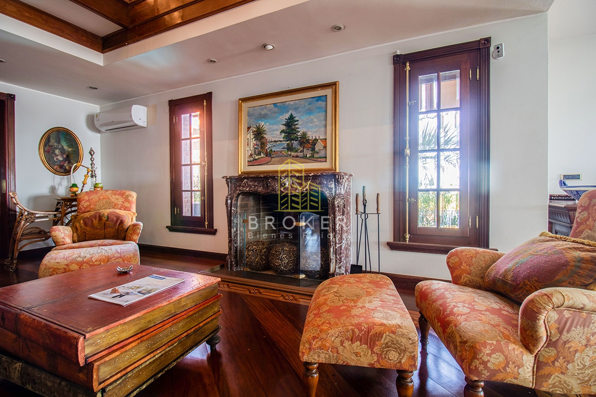 Casa ID.37/Venta_Mansión_frente_al_mar_en_Punta_Del_Este_Playa_Mansa - Venta Mansión frente al mar en Punta Del Este Playa Mansa