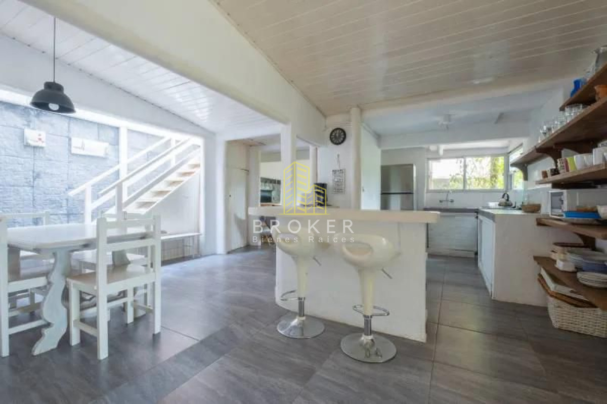 Casa ID.9009/Venta_Casa_La_barra_de_4_dormitorios_y_4_baños! - Venta Casa La barra de 4 dormitorios y 4 baños!