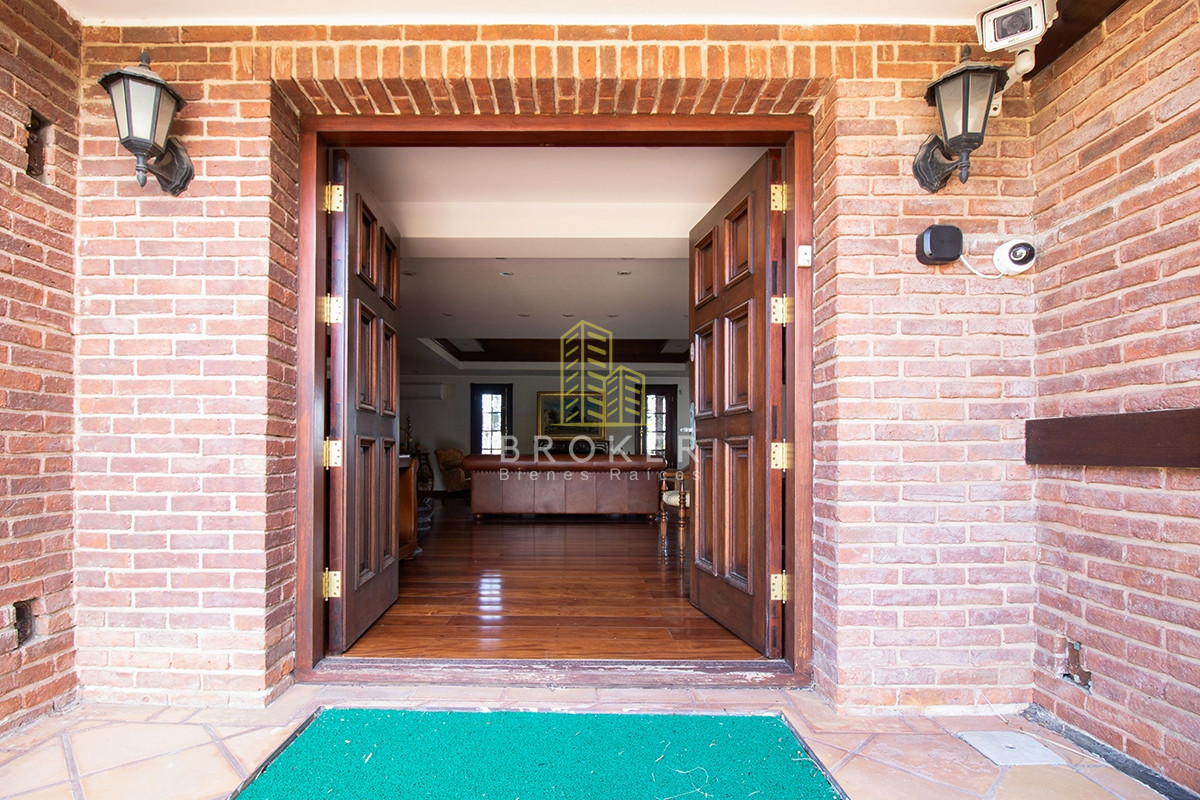 Casa ID.37/Venta_Mansión_frente_al_mar_en_Punta_Del_Este_Playa_Mansa - Venta Mansión frente al mar en Punta Del Este Playa Mansa
