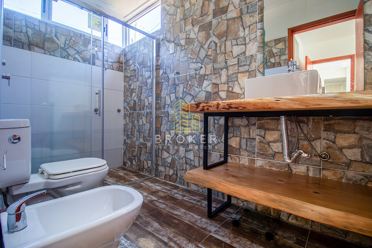 Casa ID.1833/Oportunidad_casa_en_venta_tres_dormitorios_en_Marly._Punta_del_Este,_Uruguay. - Venta Casa Punta del Este tres dormitorios piscina nueva! Zona Marly!