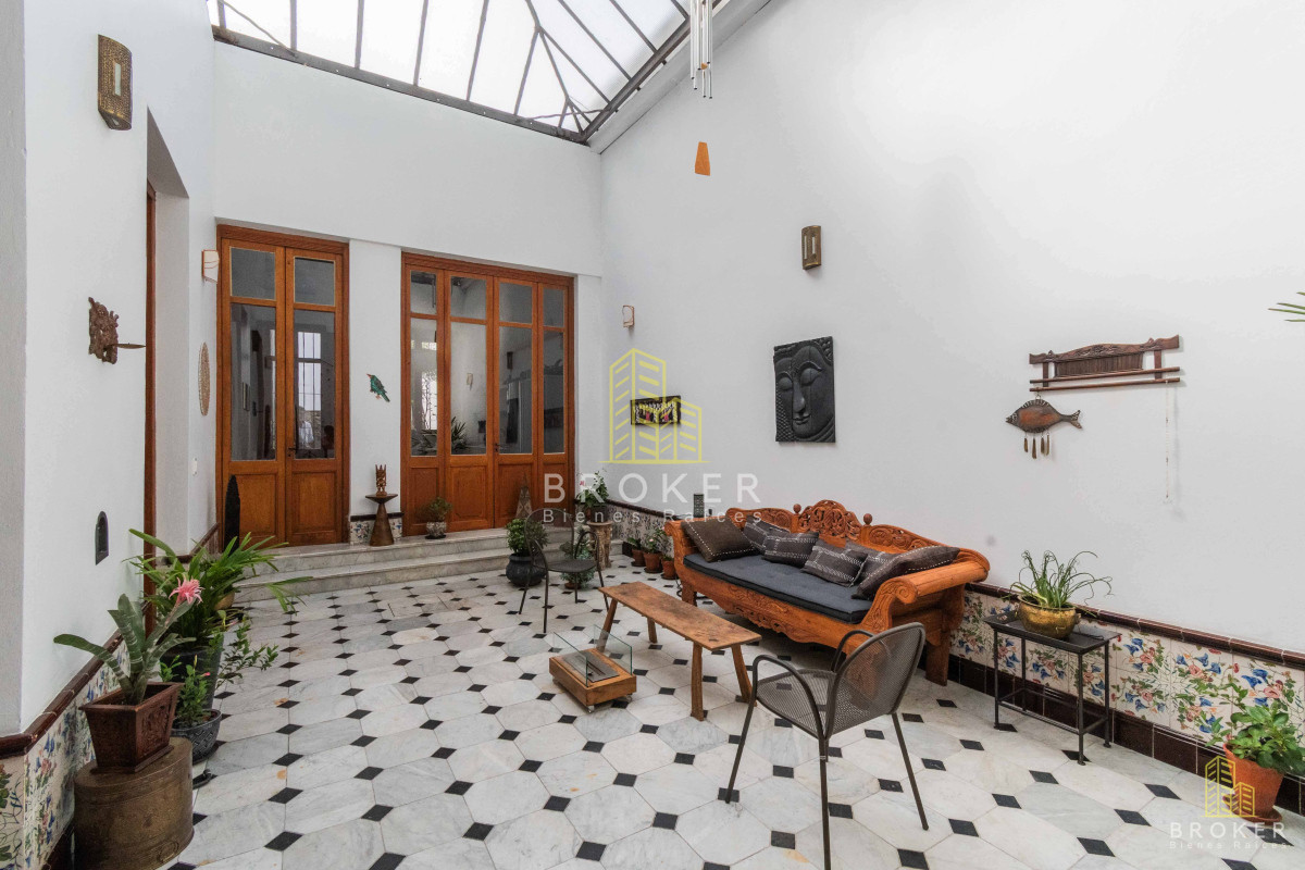 Casa ID.8475/Venta_de_Casa_en_Parque_Rodó_reciclada! - Venta de Casa en Parque Rodó reciclada!