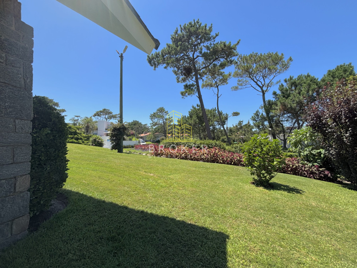 Casa ID.9736/Venta_casa_mansa_punta_del_este_piscina_ - Venta casa mansa punta del este piscina 