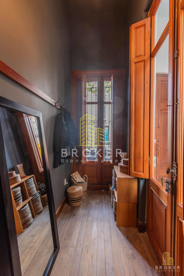 Casa ID.8475/Venta_de_Casa_en_Parque_Rodó_reciclada! - Venta de Casa en Parque Rodó reciclada!