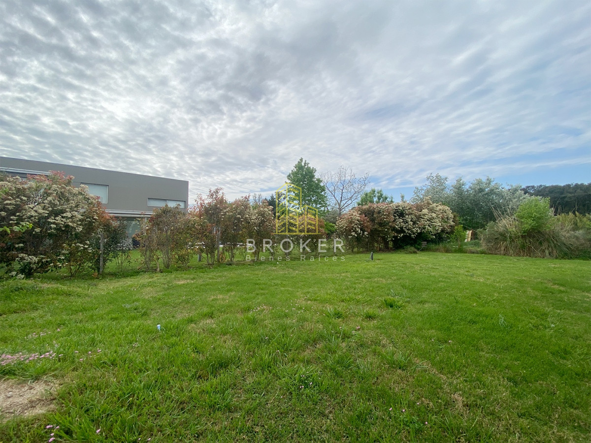 Casa ID.1900/Casa_a_Estrenar_en_Venta_en_Haras_Santa_María_-_Barrio_Los_Eucaliptos - Casa a Estrenar en Venta en Haras Santa María - Barrio Los Eucaliptos