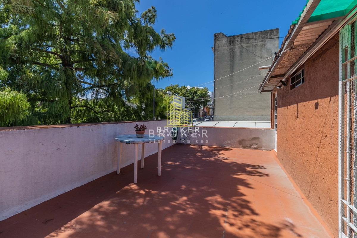 Casa ID.1280/OPORTUNIDAD:_Se_vende_Amplia_Casa_En_Cordón_Solo_contado!_No_acepta_Banco! - OPORTUNIDAD: Se vende Amplia Casa En Cordón Solo contado! No acepta Banco!