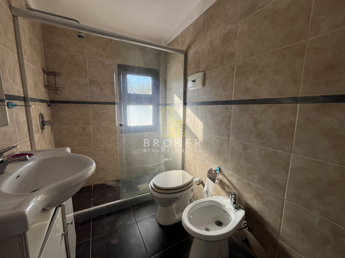 Casa ID.2451/Venta_Casa_de_6_dormitorios_Punta_del_Este_Playa_Mansa_con_Piscina_y_Parrillero_Punta_del_Este_Maldonado_ - Venta Casa de 6 dormitorios Punta del Este Playa Mansa con Piscina y Parrillero Punta del Este Maldonado 