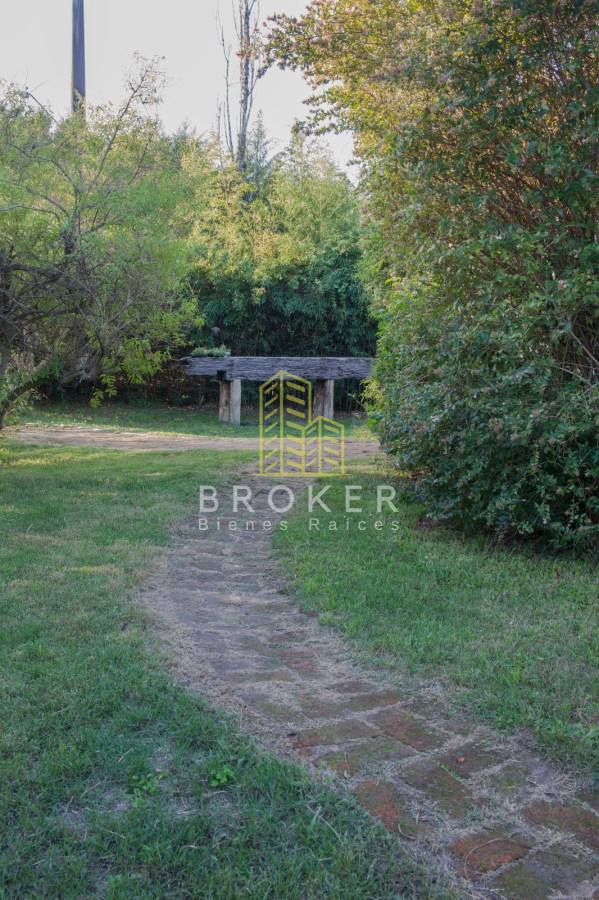 Casa ID.2359/Venta_Casa_3_dormitorios_en_La_Barra_Punta_del_Este - Venta Casa 3 dormitorios en La Barra Punta del Este