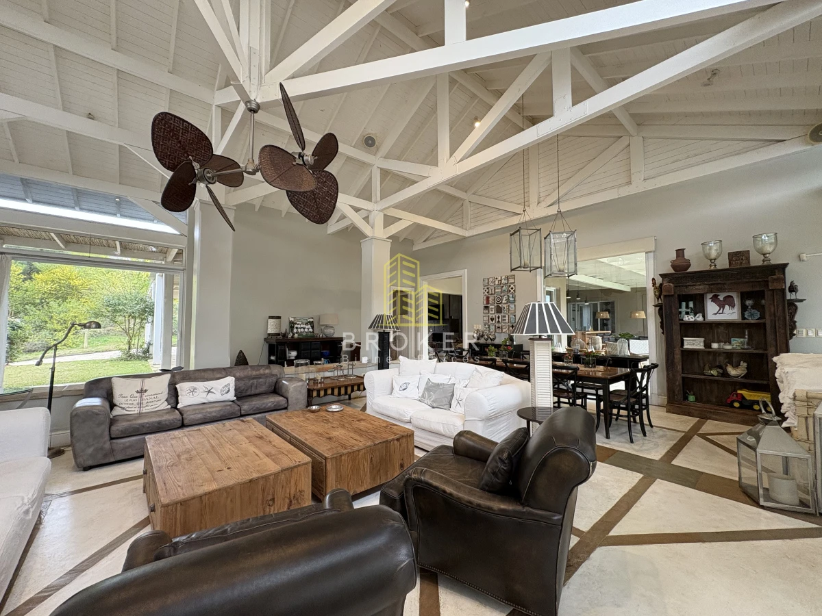 Casa ID.76/Venta_Casa_La_Barra_Punta_Del_Este_Broker_ - Venta De Icónica Casa de Lujo en la Barra, una casa de revista de gran nivel 