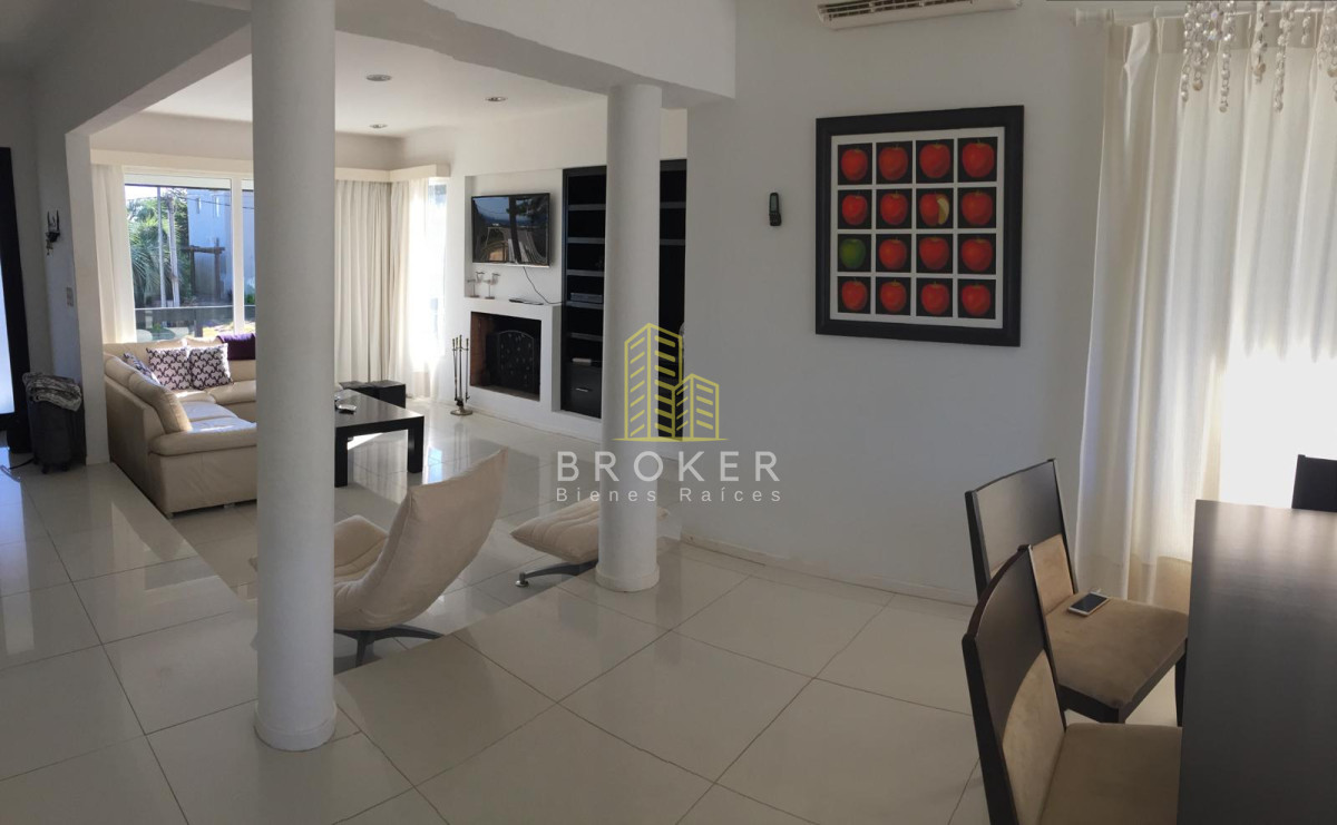 Casa ID.1174/Alquiler_de_casa_moderna_en_Manantiales._Punta_del_Este,_Uruguay. - Alquiler de casa moderna en Manantiales. Punta del Este, Uruguay.