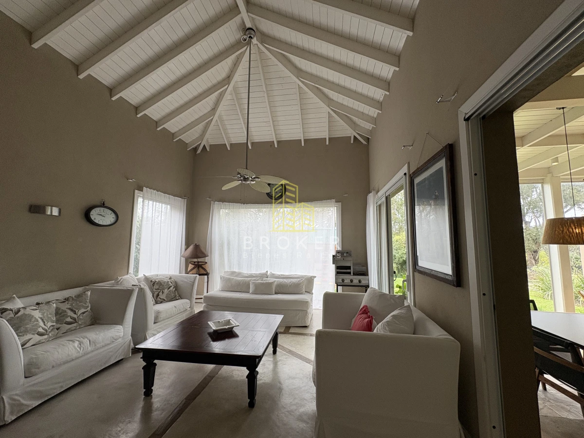 Casa ID.76/Venta_Casa_La_Barra_Punta_Del_Este_Broker_ - Venta De Icónica Casa de Lujo en la Barra, una casa de revista de gran nivel 