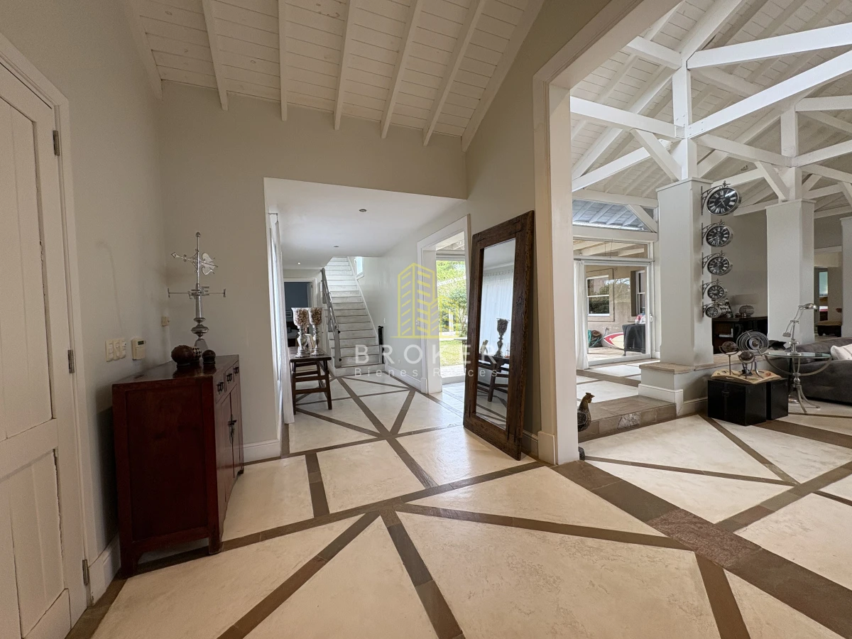 Casa ID.76/Venta_Casa_La_Barra_Punta_Del_Este_Broker_ - Venta De Icónica Casa de Lujo en la Barra, una casa de revista de gran nivel 