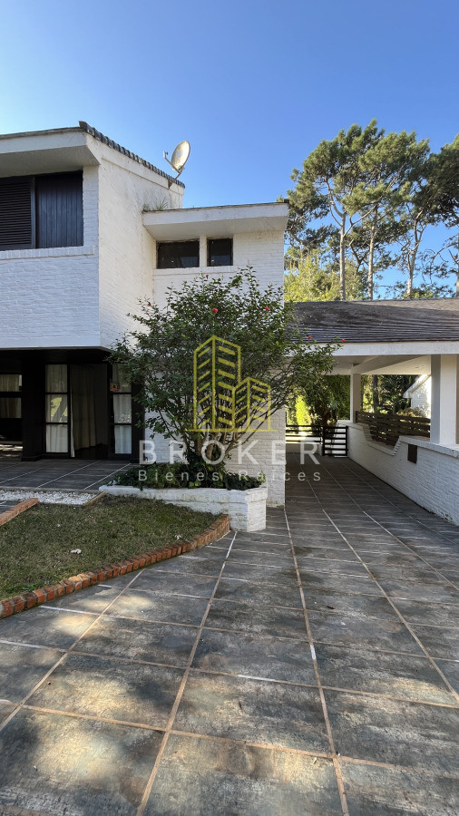 Casa ID.9399 - VENTA CASA PUNTA DEL ESTE Playa Mansa Parada 16