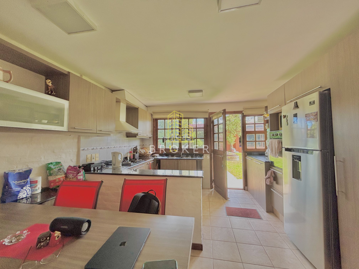 Casa ID.9439/Venta_Casas_Punta_del_Este_5_dormitorios_y_piscina_Jardines_de_Cordoba - Venta Casas Punta del Este 5 dormitorios y piscina Jardines de Cordoba