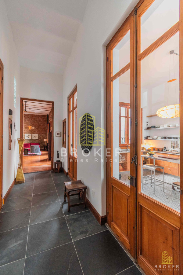 Casa ID.8475/Venta_de_Casa_en_Parque_Rodó_reciclada! - Venta de Casa en Parque Rodó reciclada!