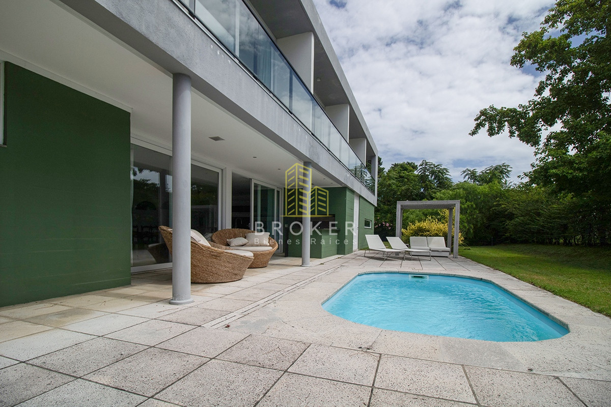 Casa ID.805/Venta_de_casa_de_categoria_en_Boulevard_Park,_Punta_del_Este._ - Venta de casa de categoria en Boulevard Park, Punta del Este. 