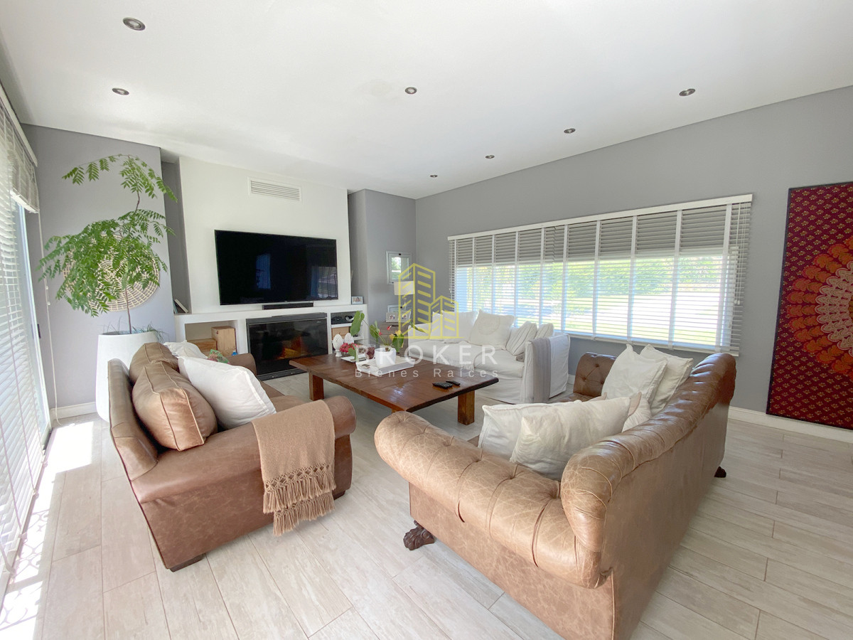 Casa ID.2221/Casa_en_Venta_en_Haras_Santa_María_-_Barrio_Las_Lomas - Casa en Venta en Haras Santa María - Barrio Las Lomas