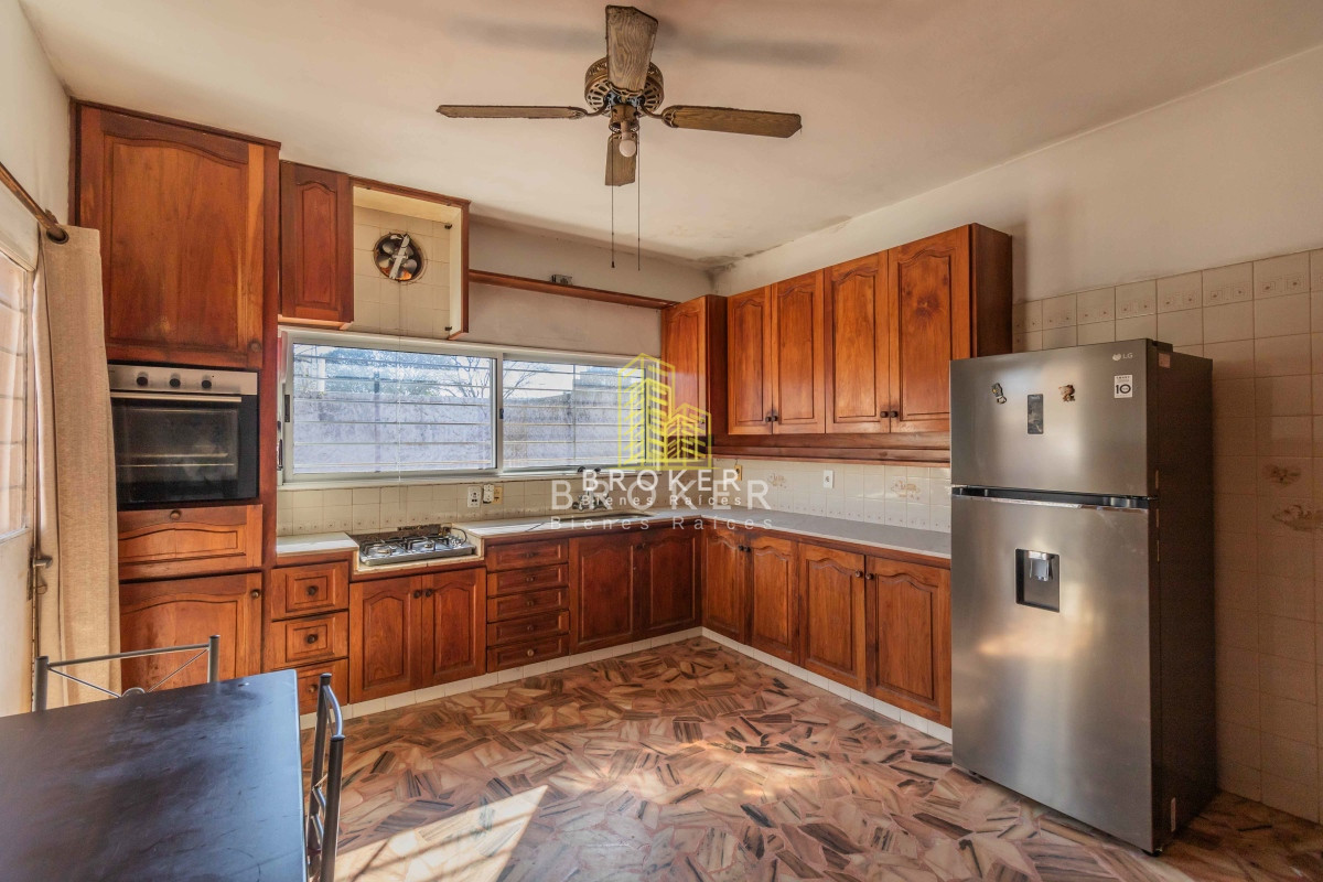 Casa ID.1642/Venta_2_Casas_en_Padrón_Único,_con_Renta_en_Malvín,_Montevideo,_Uruguay - Venta 2 Casas en Padrón Único, con Renta en Malvín, Montevideo, Uruguay