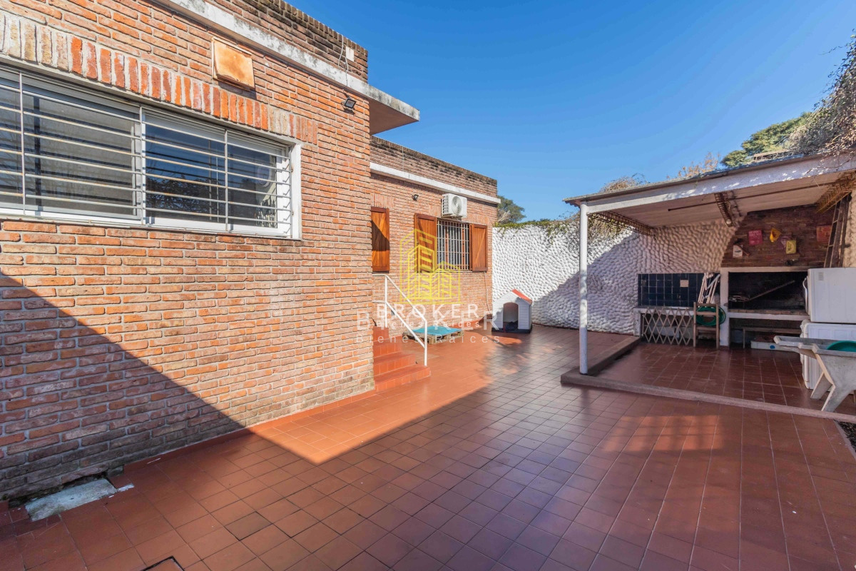 Casa ID.1642/Venta_2_Casas_en_Padrón_Único,_con_Renta_en_Malvín,_Montevideo,_Uruguay - Venta 2 Casas en Padrón Único, con Renta en Malvín, Montevideo, Uruguay