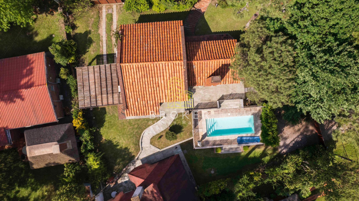 Casa ID.8834/Venta_Casa_Pinares_Punta_del_Este_con_un_amplio_terreno_y_piscina_climatizada - Venta Casa Pinares Punta del Este con un amplio terreno y piscina climatizada