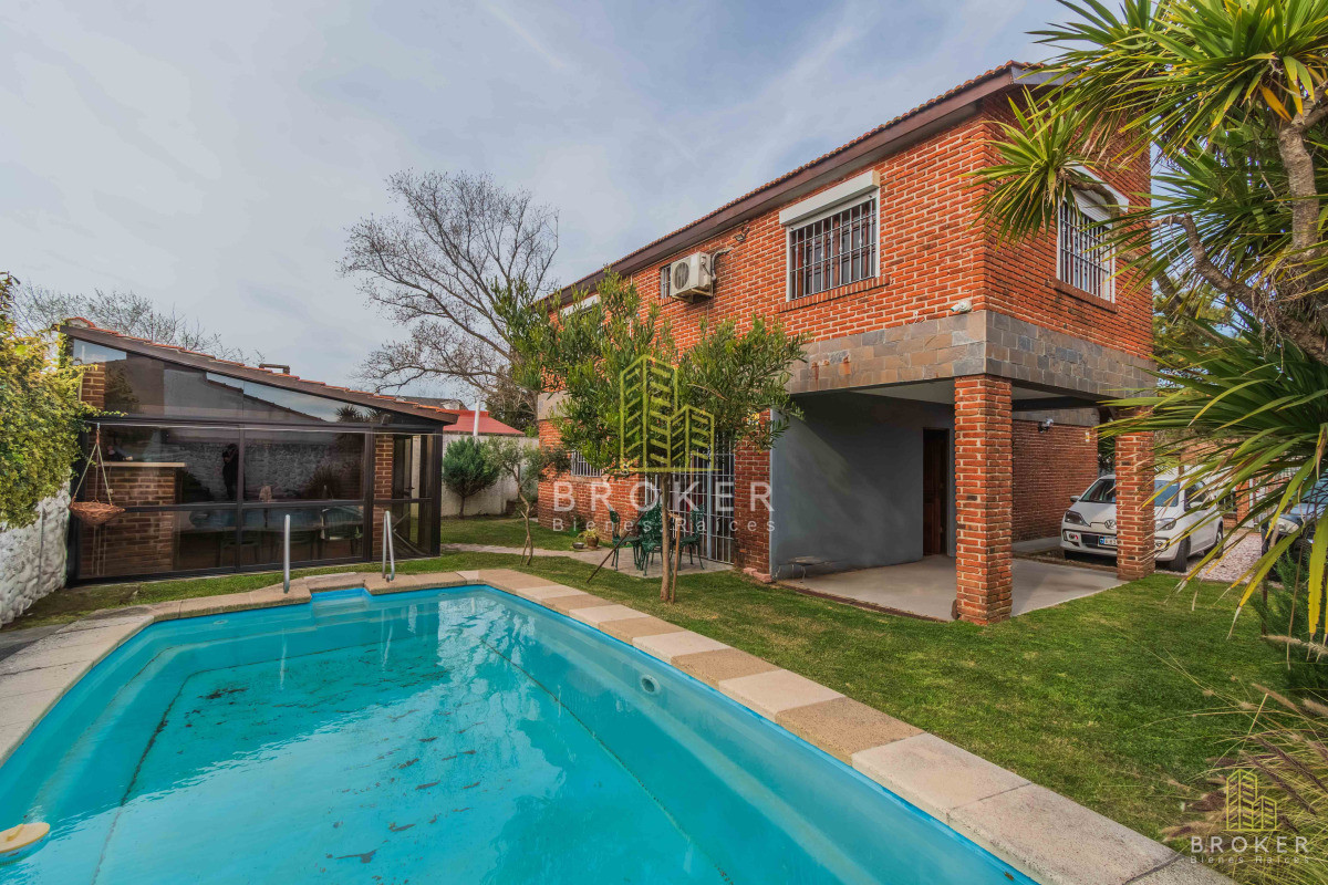 Casa ID.668/Venta_Casa_Barra_de_Carrasco_a_metros_de_la_Rambla! - Venta Casa Barra de Carrasco 3 dormitorios a metros de la Rambla!