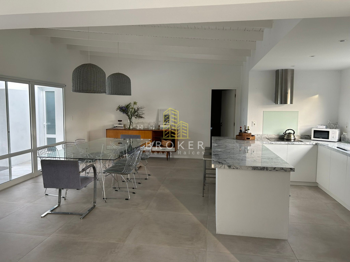 Casa ID.8996/Alquiler_de_casa_en_El_Quijote_barrio_privado_La_Barra - Alquiler de casa en El Quijote barrio privado La Barra