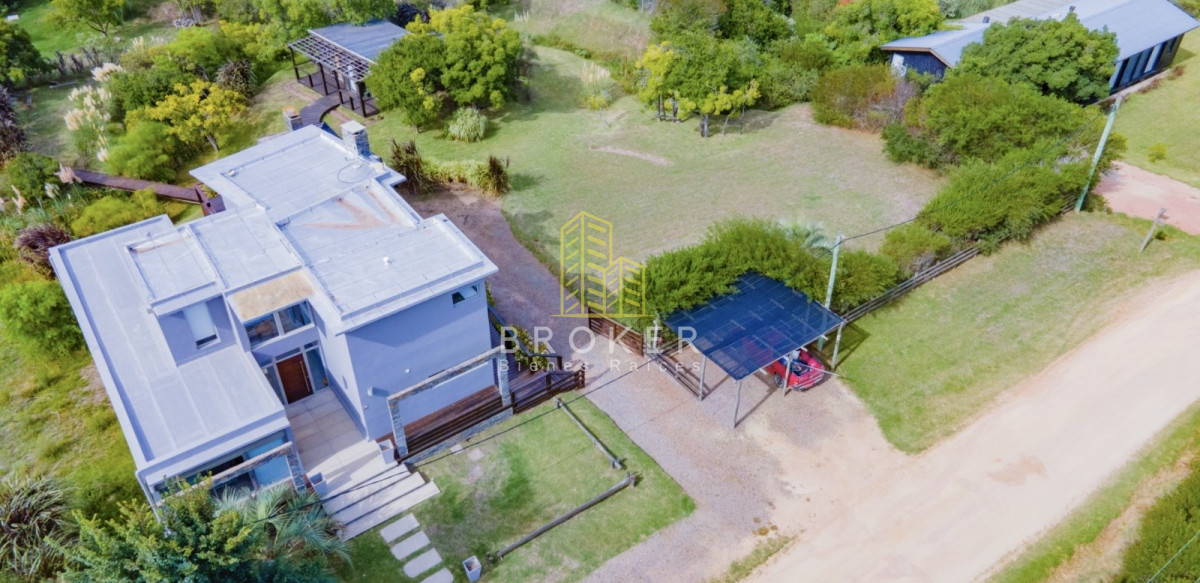 Casa ID.9036/Casa_en_Venta_3_dormitorios_con_vista_al_mar_en_barrio_privado_San_Vicente,_Manantiales - Casa en Venta 3 dormitorios con vista al mar en barrio privado San Vicente, Manantiales