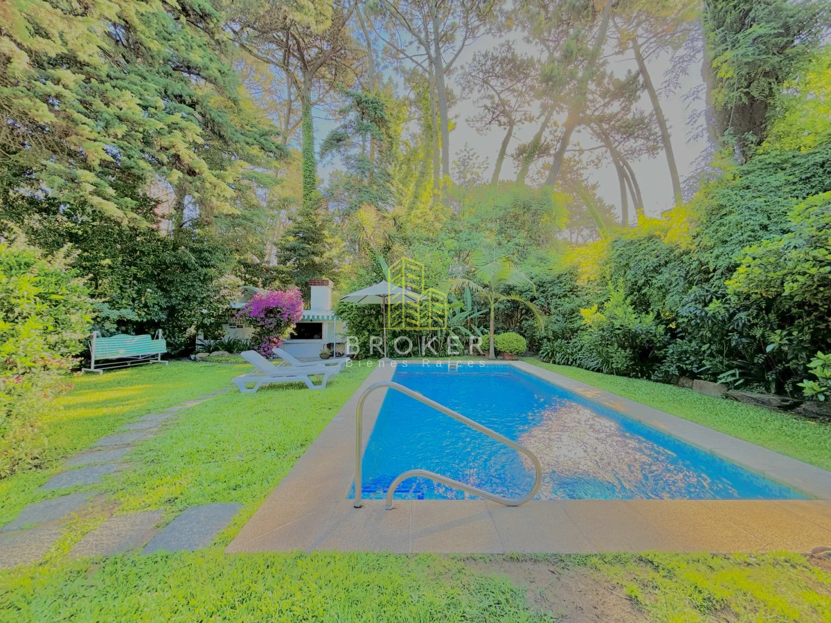 Casa ID.9226/Venta_casa_punta_del_este_4_dormitorios_mas_servicio_Cantegril_piscina - Venta casa punta del este 4 dormitorios mas servicio Cantegril piscina