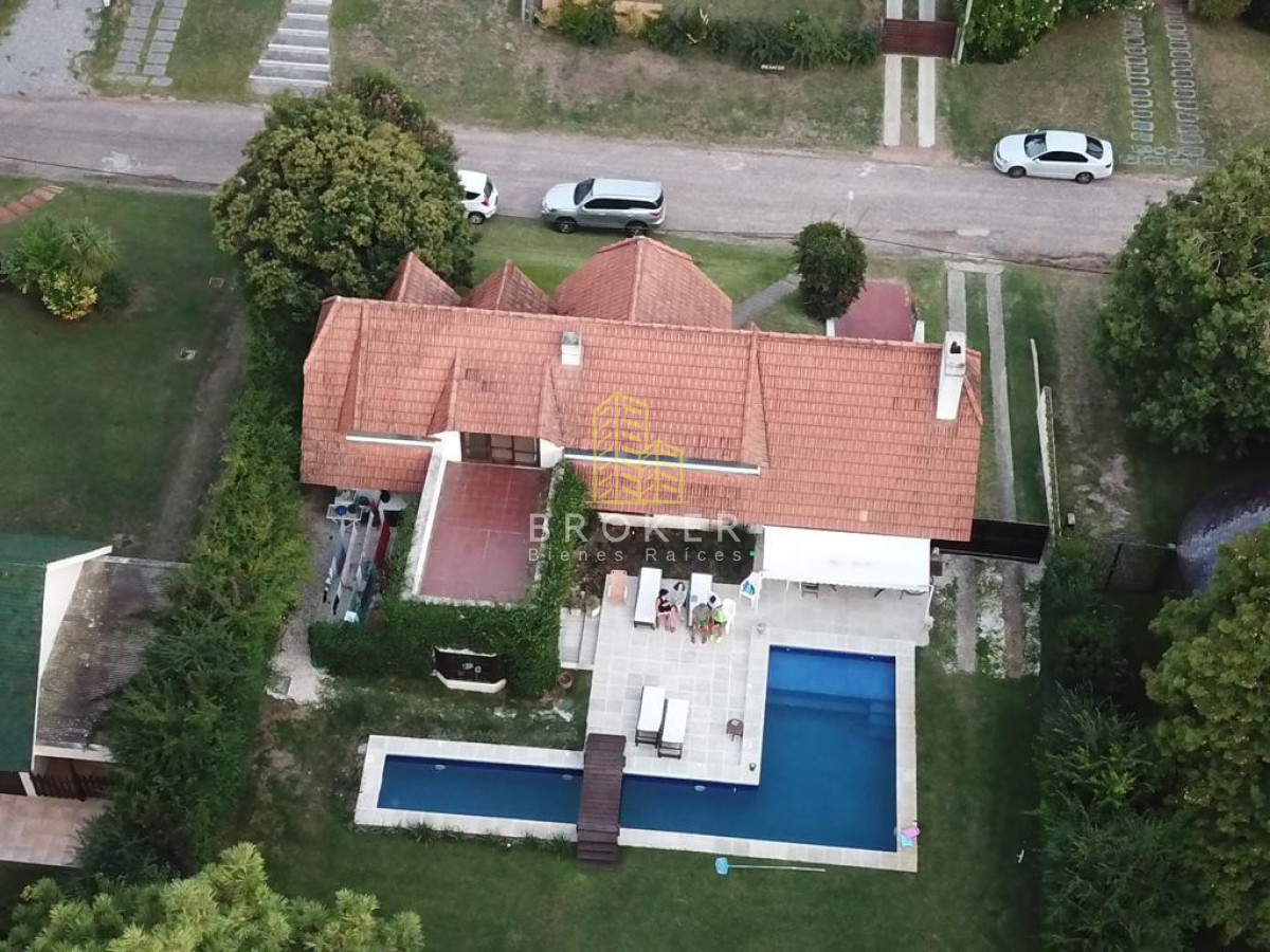 Casa ID.9223/Alquiler_Casa_Punta_del_Este_4_dormitorios_Piscina_ - Alquiler Casa Punta del Este 4 dormitorios Piscina 