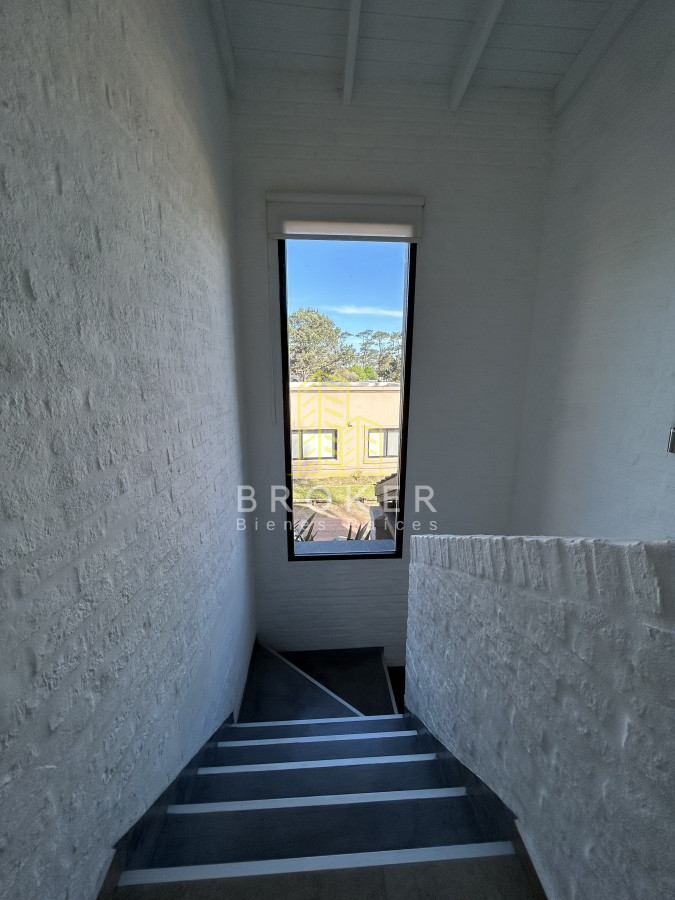 Casa ID.572/Venta_de_Duplex_en_Barrio_Privado,_Playa_Mansa_punta_del_este_ - Venta de Duplex en Barrio Privado, Playa Mansa. Punta del Este, Uruguay.