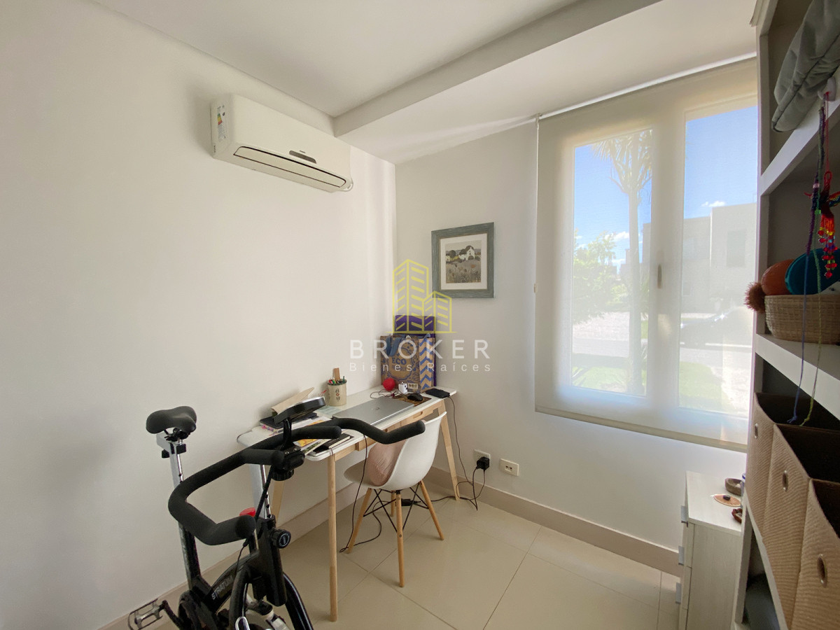 Casa ID.2021/Casa_en_Venta_en_Haras_Santa_María_-_Barrio_Los_Robles - Casa en Venta en Haras Santa María - Barrio Los Robles