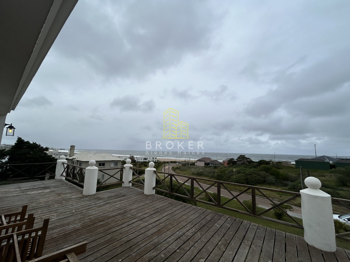 Casa ID.1173/Venta_y_alquiler_de_gran_casa_en_Montoya._Punta_del_Este,_Uruguay._ - Venta y alquiler de gran casa en Montoya. Punta del Este, Uruguay. 