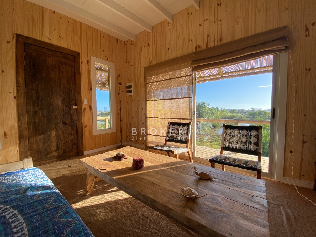 Casa ID.1169/Venta_de_cabaña_en_El_Tesoro._Punta_del_Este,_Uruguay. - Venta de cabaña en El Tesoro. Punta del Este, Uruguay.