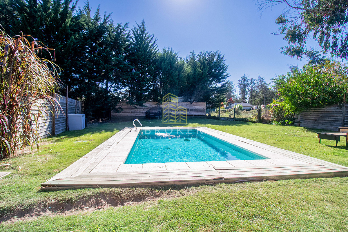 Casa ID.1833/Oportunidad_casa_en_venta_tres_dormitorios_en_Marly._Punta_del_Este,_Uruguay. - Venta Casa Punta del Este tres dormitorios piscina nueva! Zona Marly!