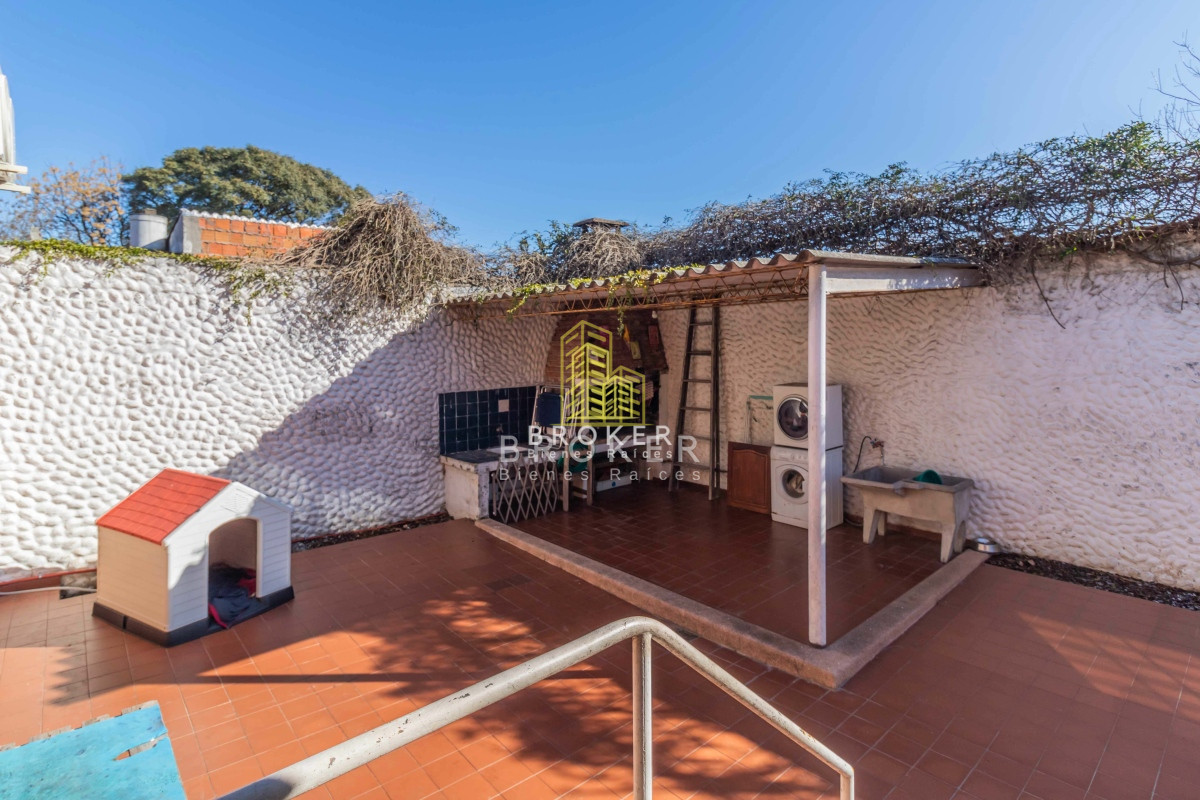 Casa ID.1642/Venta_2_Casas_en_Padrón_Único,_con_Renta_en_Malvín,_Montevideo,_Uruguay - Venta 2 Casas en Padrón Único, con Renta en Malvín, Montevideo, Uruguay